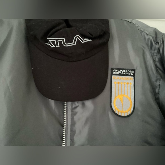 Atlas movie bomber jacket, men’s S. Hat included as a bonus. Tags attached. - Picture 6 of 6